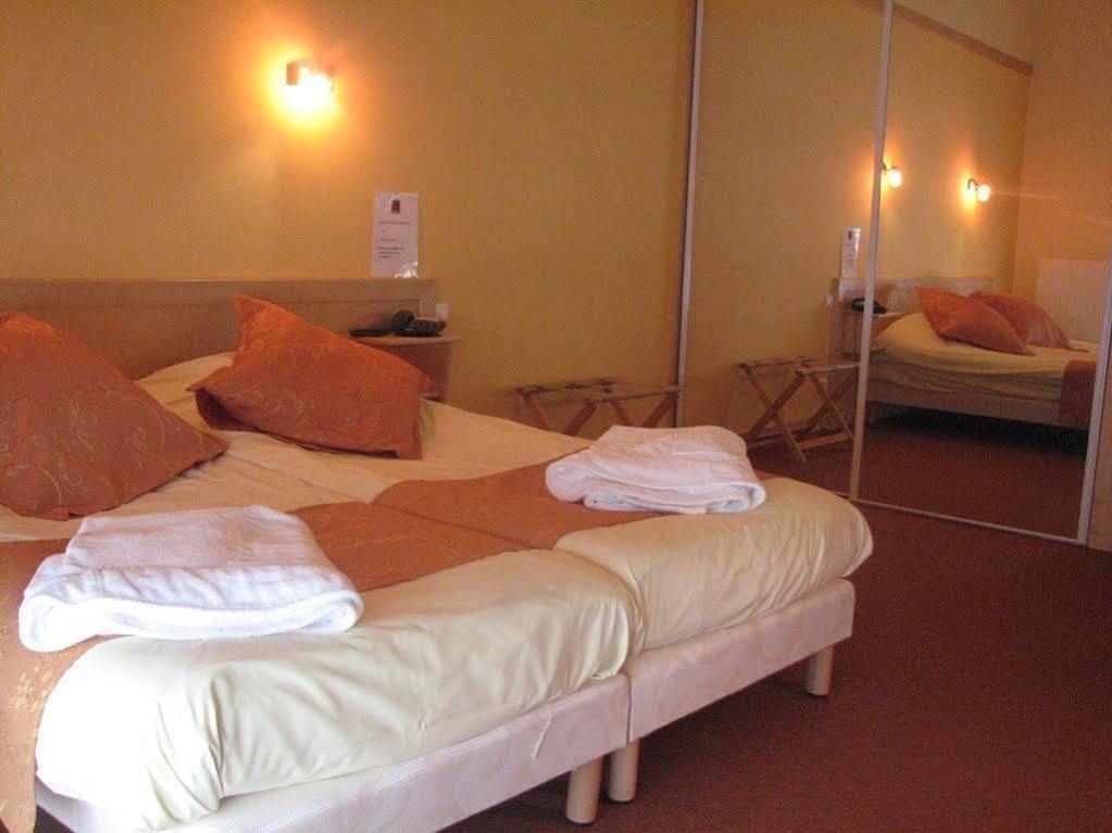 Logis Hotel Restaurant De La Poste Et Spa De Montagne ル・ボノム エクステリア 写真